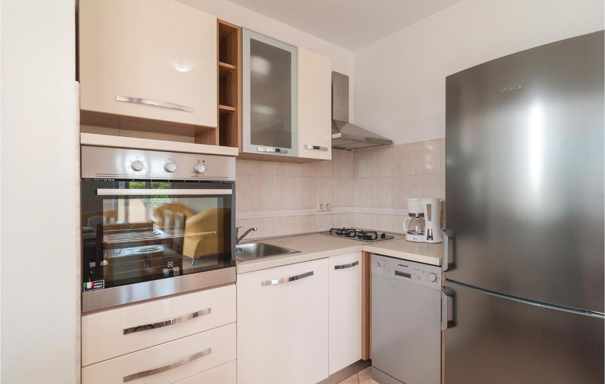 Stunning Apartment In Sevid With Kitchen Exteriér fotografie